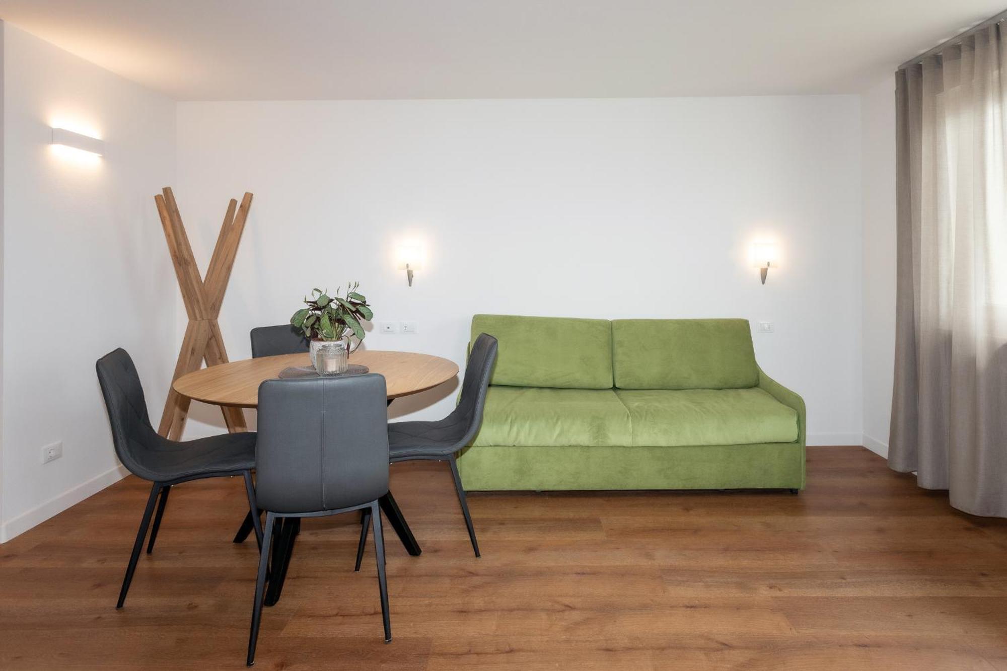 מונטניה Residence Haus Heinrich מראה חיצוני תמונה